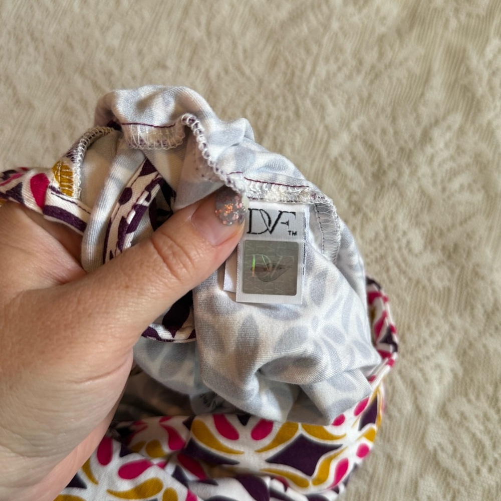 Diane Von Furstenburg geometric patterned wrap mini dress - Picture 8 of 9